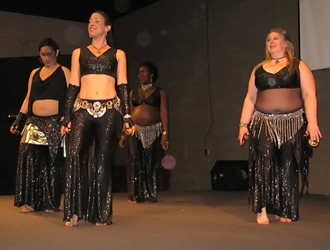 Alexia and Troupe Fuse Different Musical Elements for a Great Show